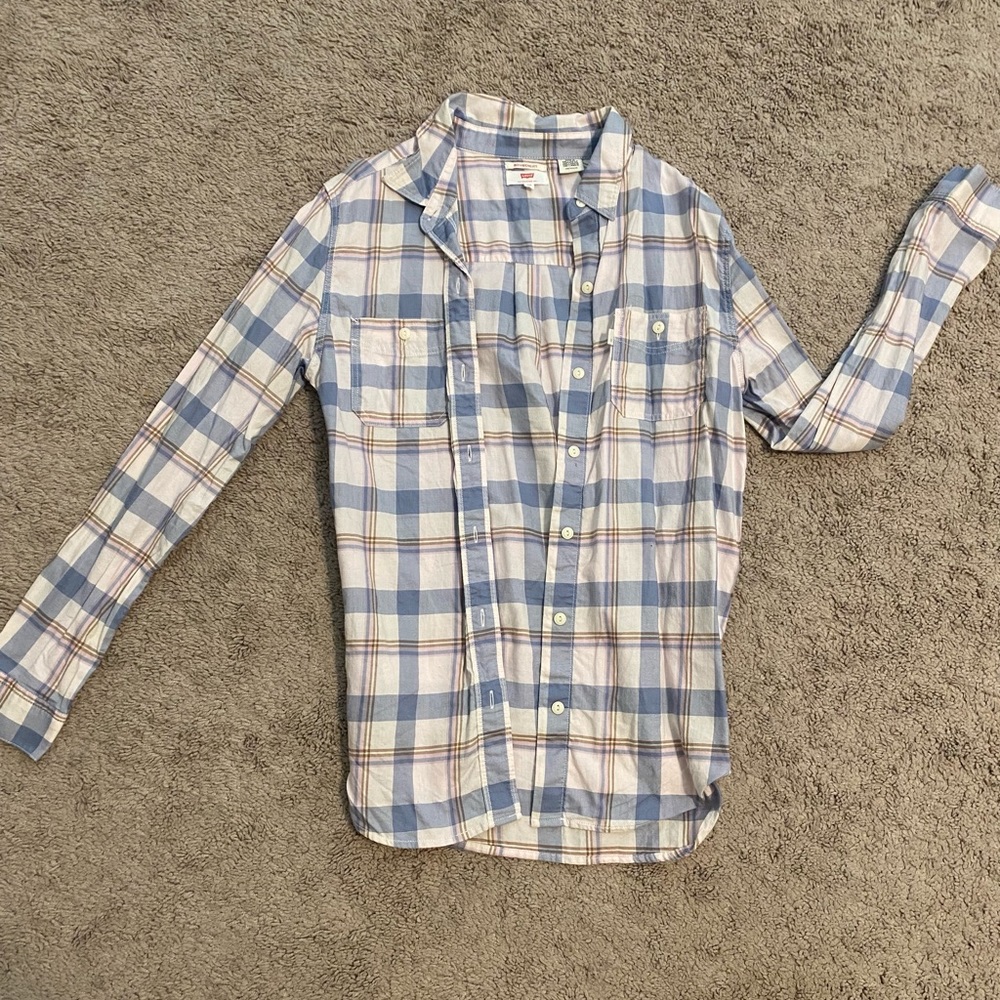 Plaid button down long sleeve shirt